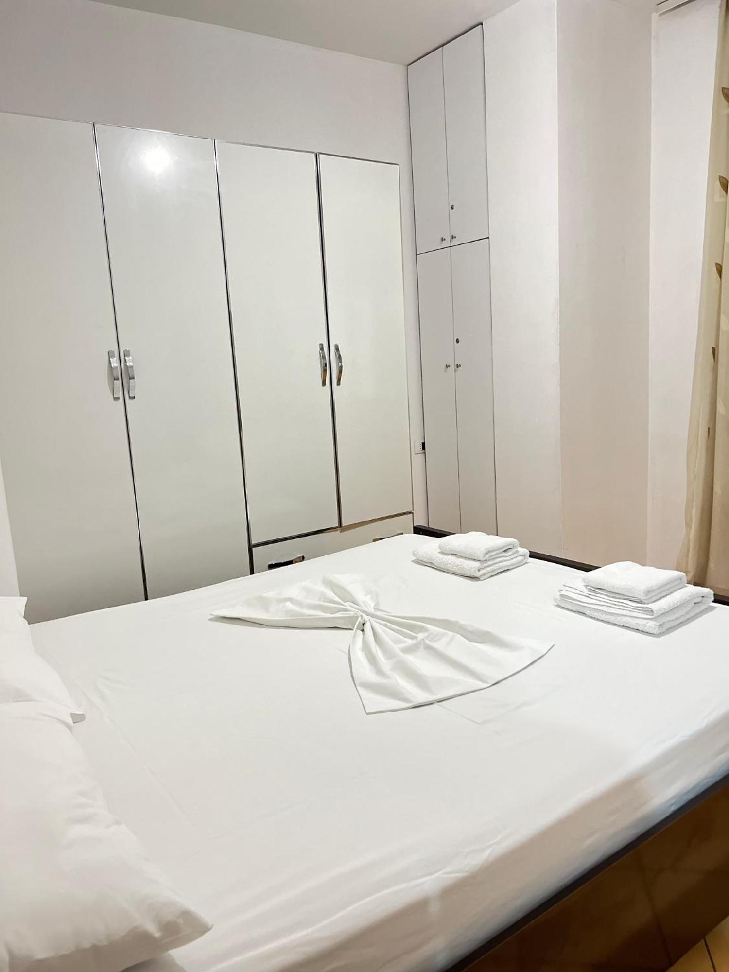 Leonard Apartment Тирана Екстериор снимка