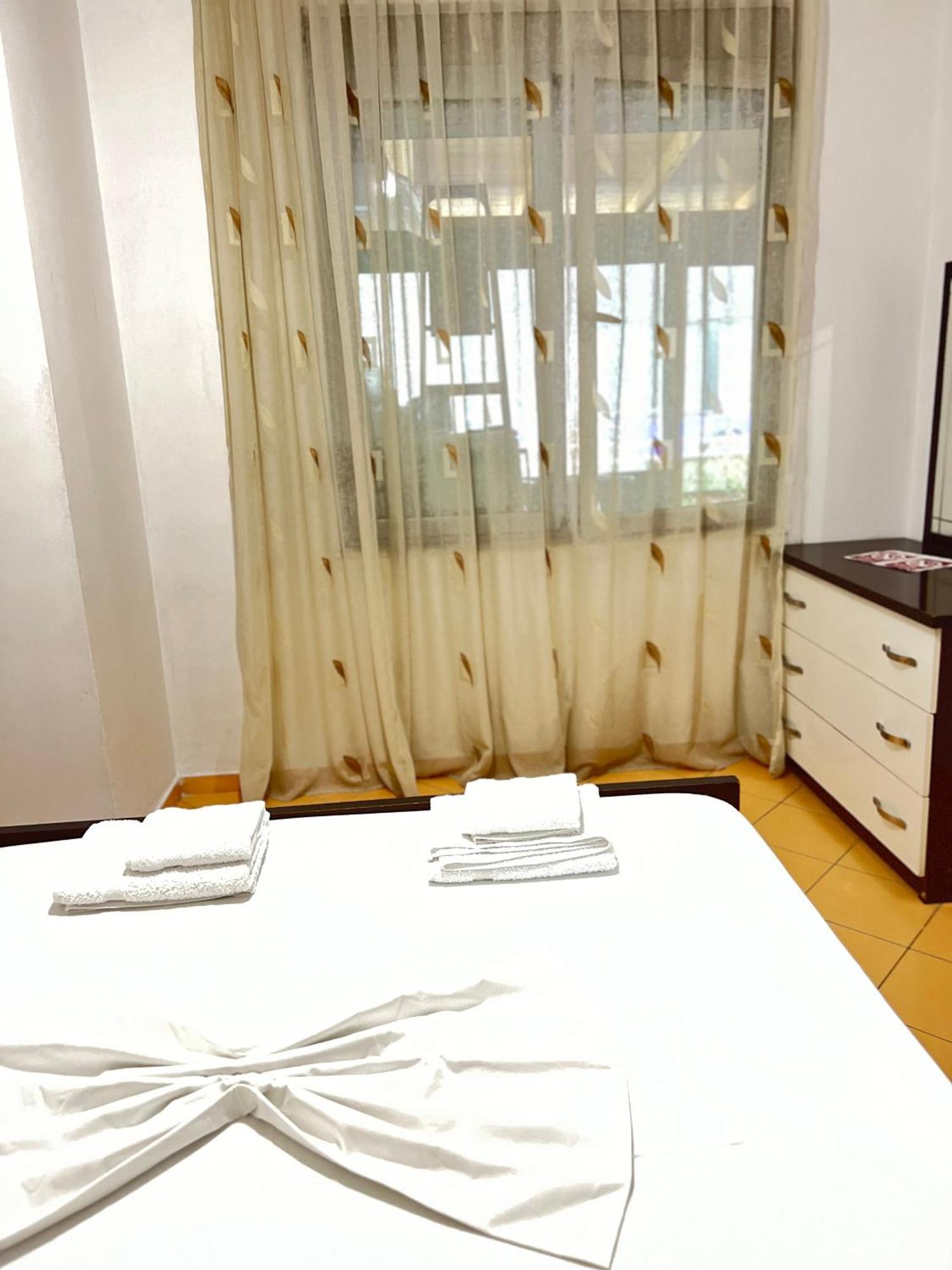 Leonard Apartment Тирана Екстериор снимка